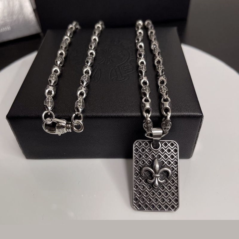Ch**me He**ts necklaces